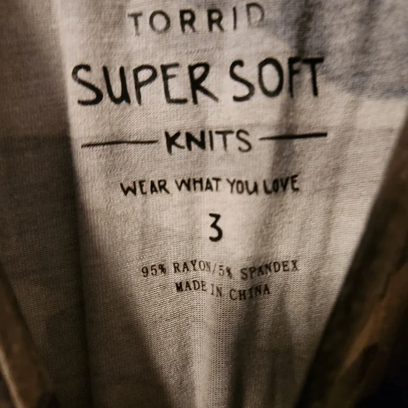 Torrid camouflage jumpsuit size 3 - Picture 2 of 3